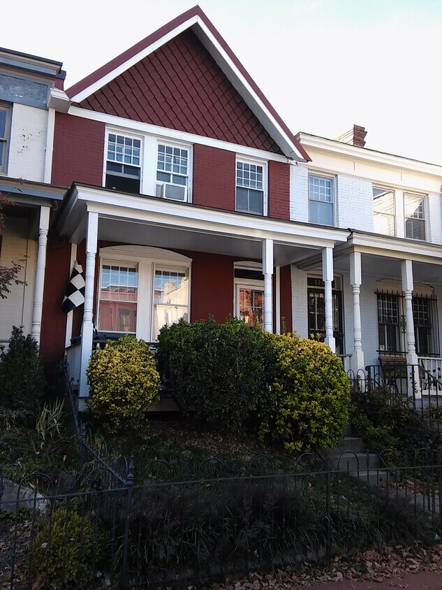 527 11th St SE, Washington, DC 20003 Townhome Rentals in Washington