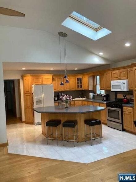 Building Photo - 598 Saddle River Rd