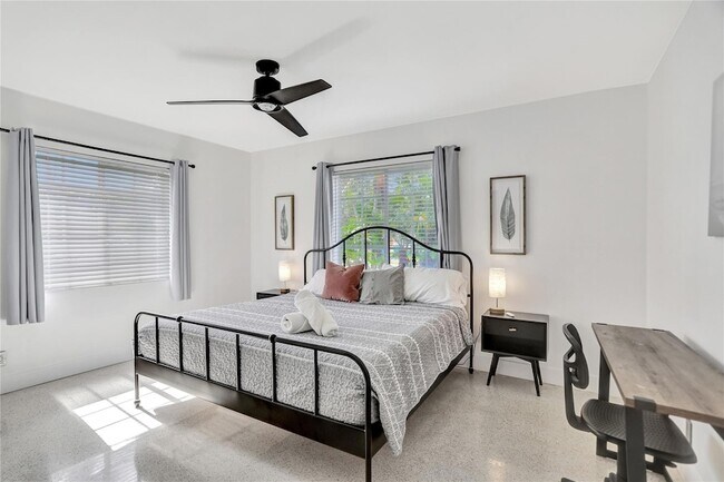 Foto del edificio - 1559 NE 38th St