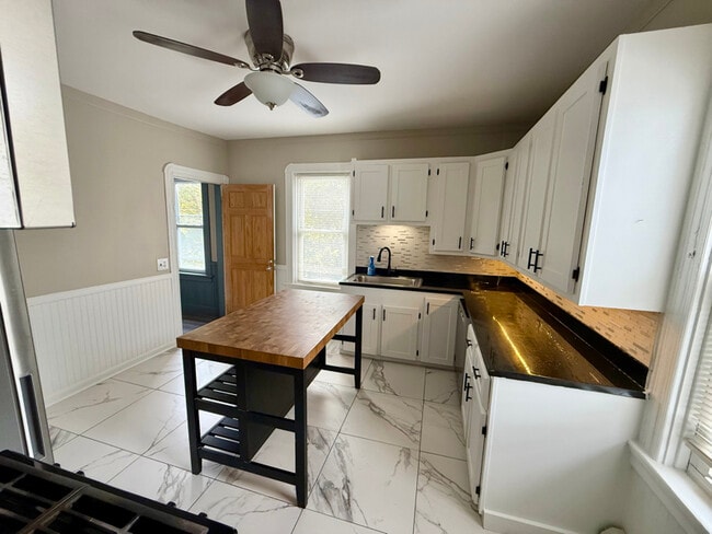 Building Photo - 43 Fruit Hill Ave