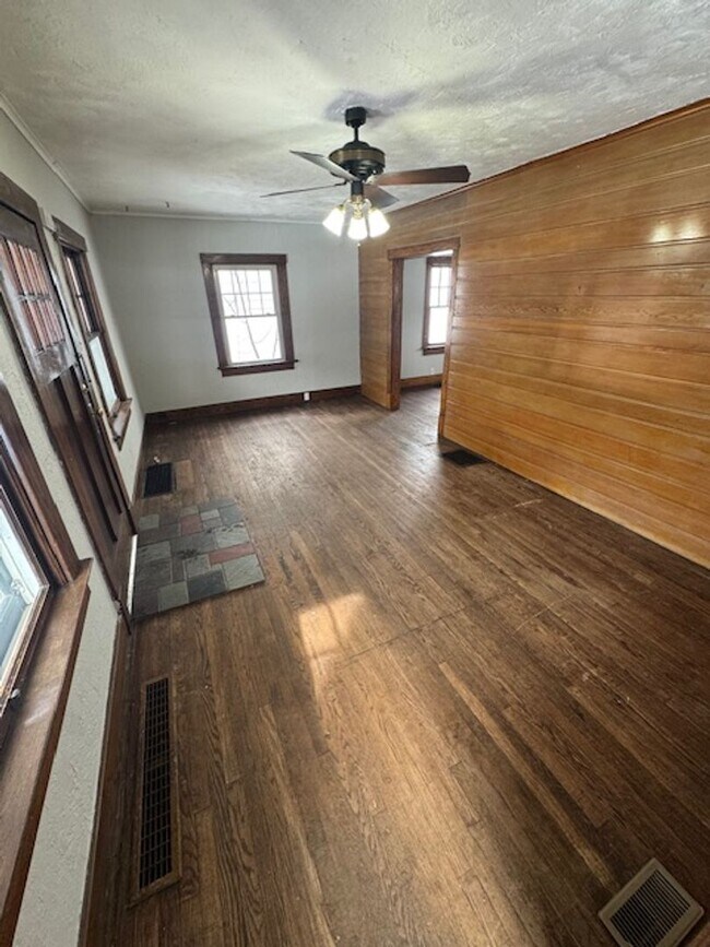 Foto del edificio - 3011 Hoagland Ave