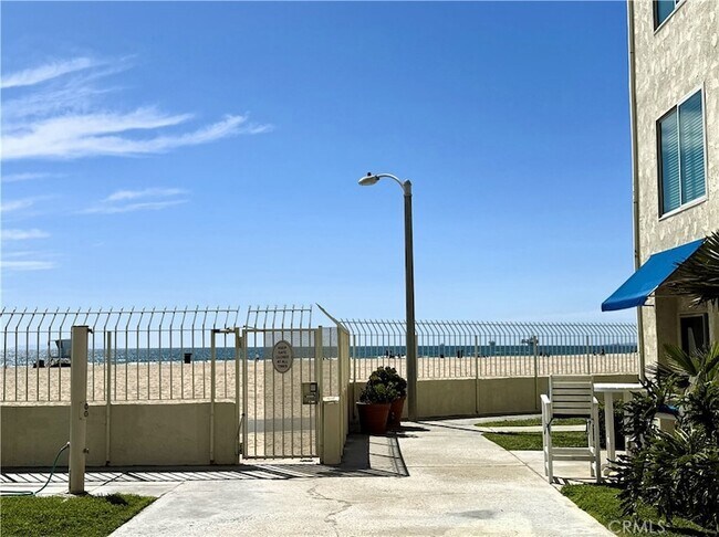 Foto del edificio - 711 Pacific Coast Hwy