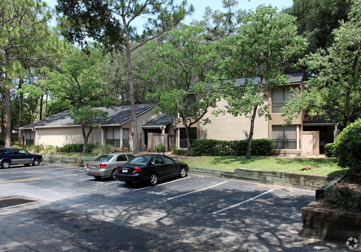 Building Photo - Village Townhomes