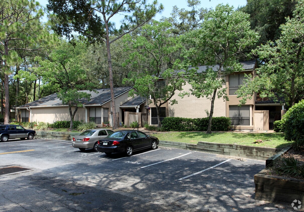 Foto del edificio - Village Townhomes