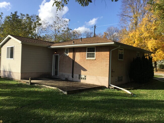 Building Photo - 30255 Howard St