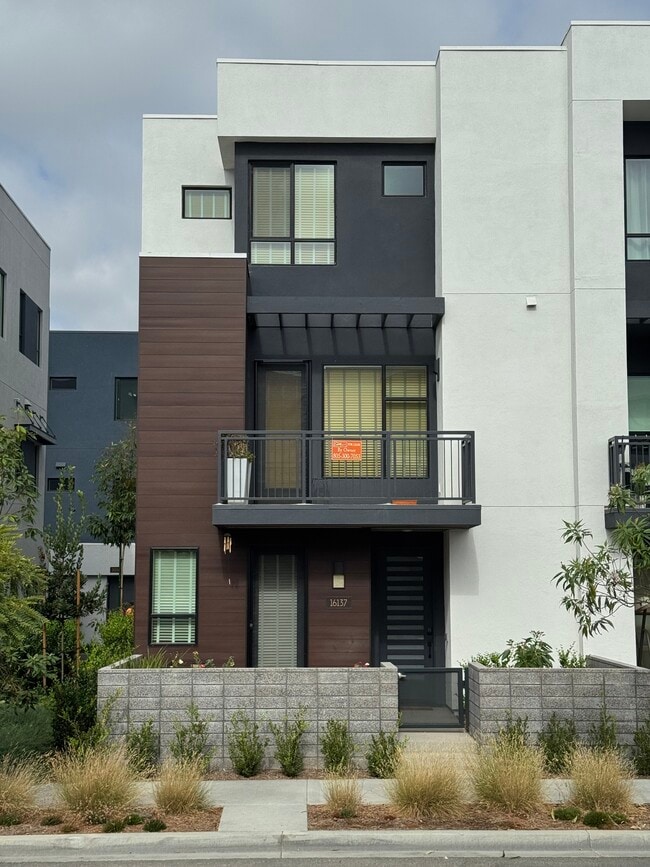 Photo - 16137 Veterans Wy Townhome