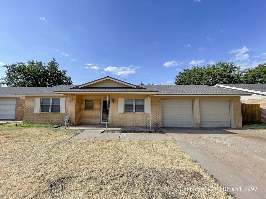 Primary Photo - Nicely Updated 3/2 in Central Location, Pe...