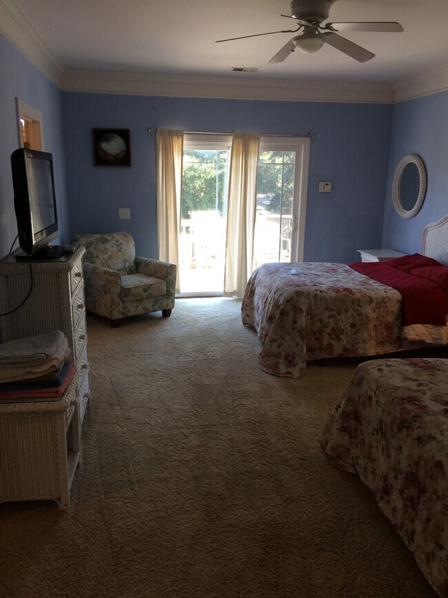 Foto del edificio - 126 Woodland Dr