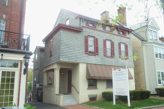 Building Photo - 14 Elm St
