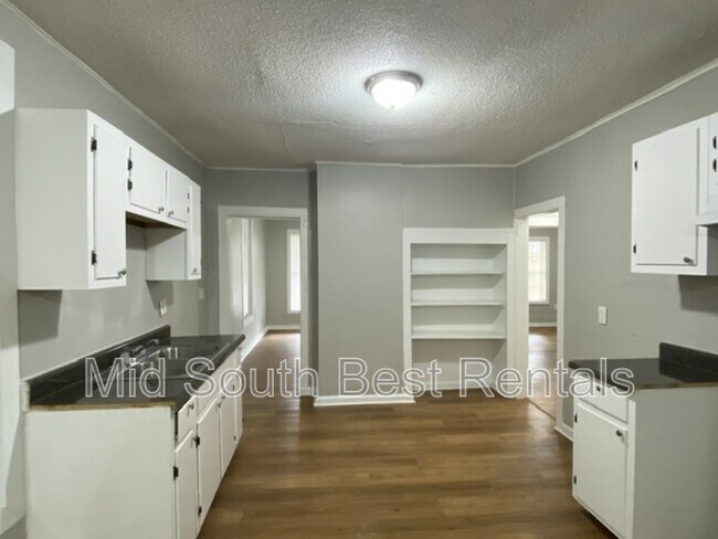 Building Photo - 2100 Stovall Ave