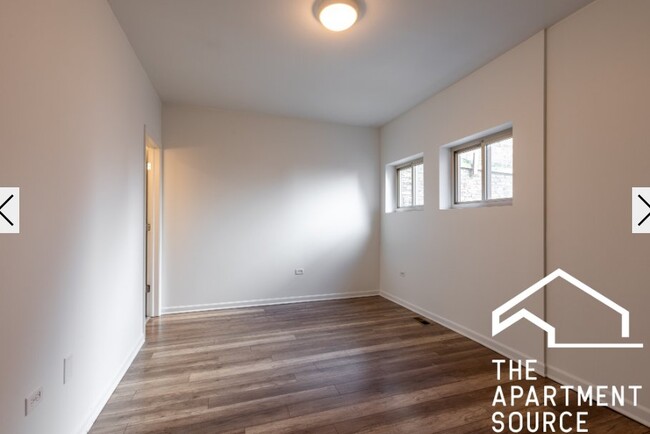 Building Photo - 2700 W North Ave