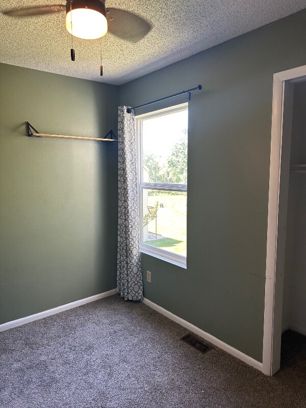 Foto del edificio - 2125 Quail Creek Dr