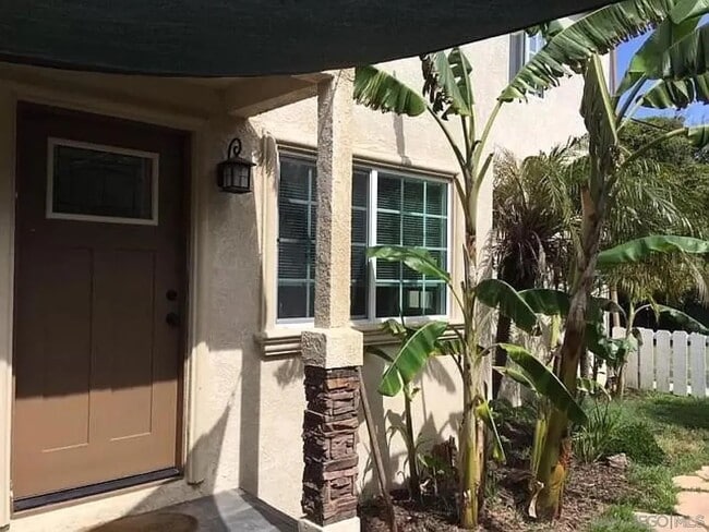 Building Photo - Voltaire Street - where you want to be.   2/1  $2750