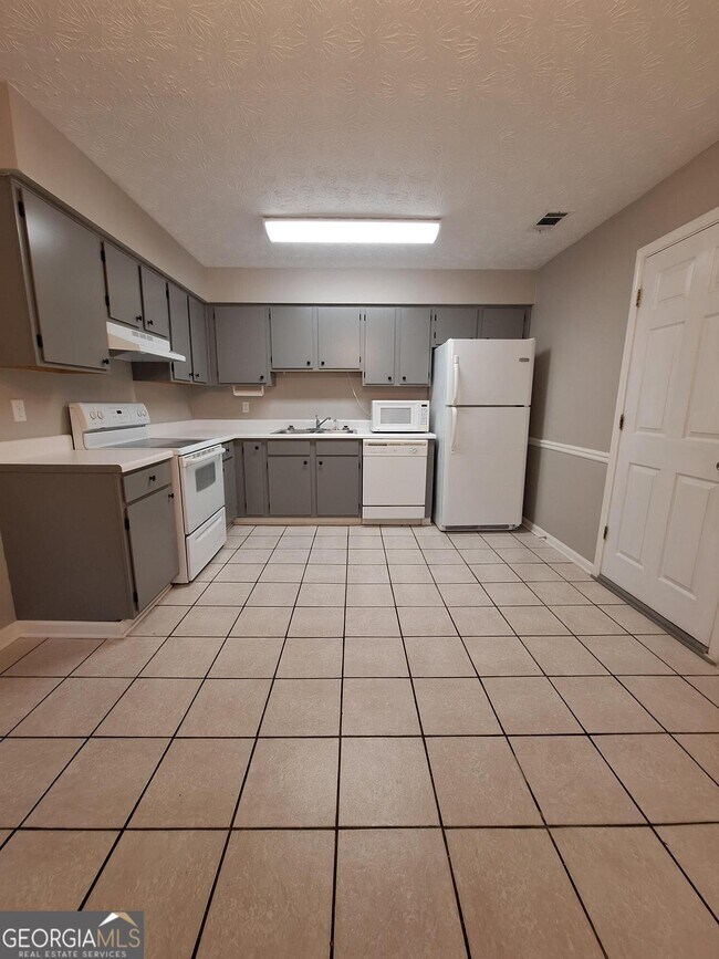 Building Photo - 135 Grindstone Way