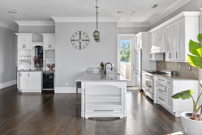 Foto del edificio - 322 W 4th St