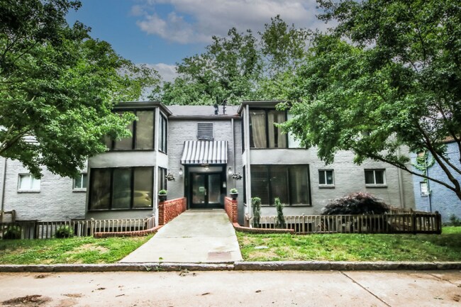 Building Photo - 885 Glendale Terrace NE