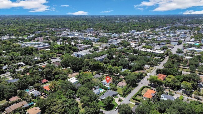 Foto del edificio - 660 NE 121st St