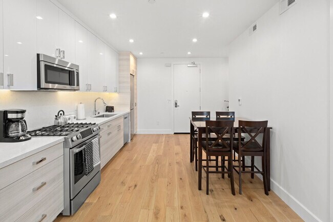 Building Photo - 761 Minna St