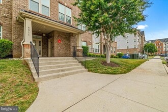 Building Photo - 6511 Walcott Ln