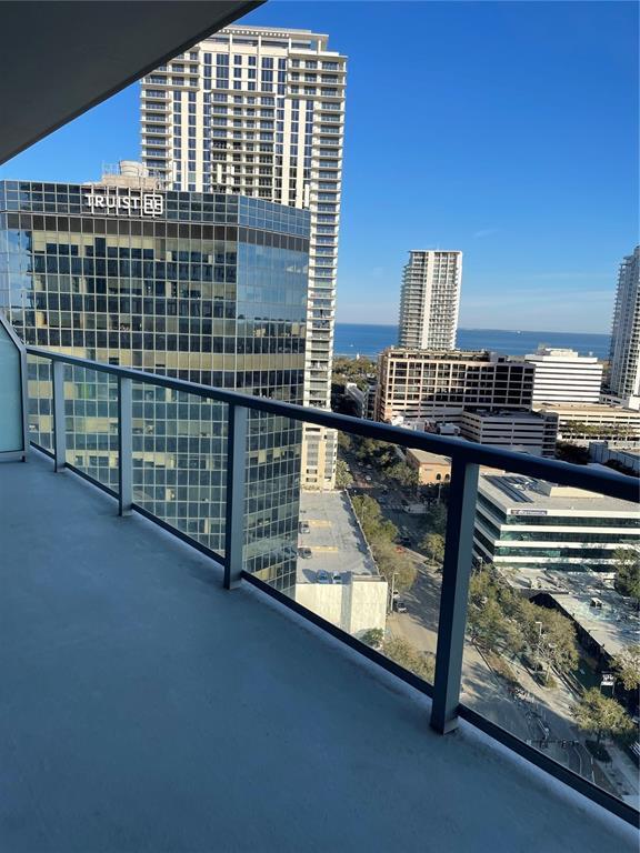 Building Photo - 400 Central Ave