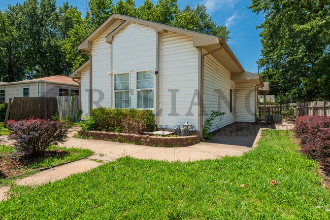 Foto del edificio - 1901 S Spruce St