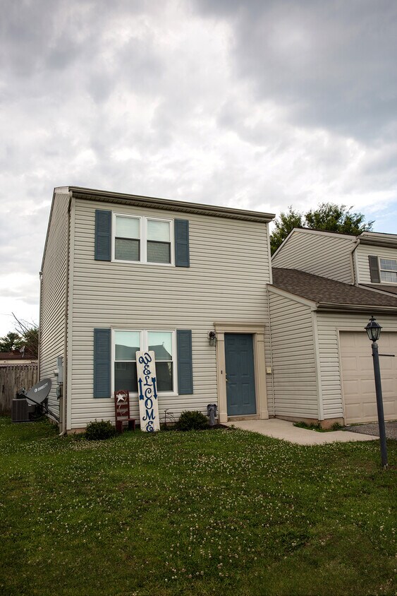 3040 Solar Dr, Dover, PA 17315 Townhome Rentals in Dover PA