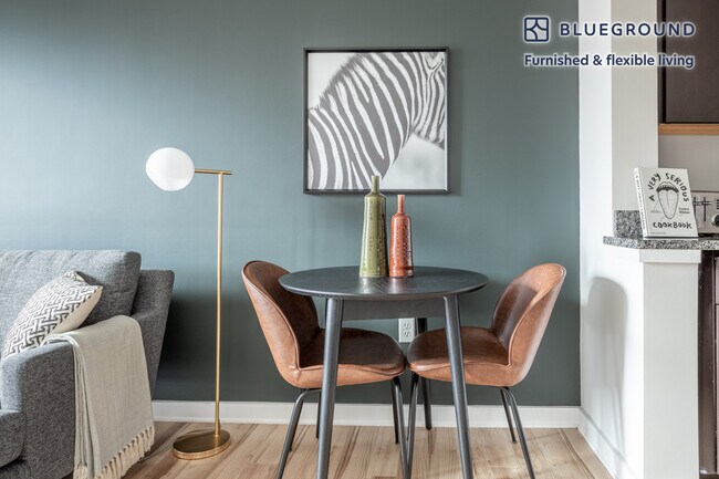 Foto del edificio - 360 H St NE