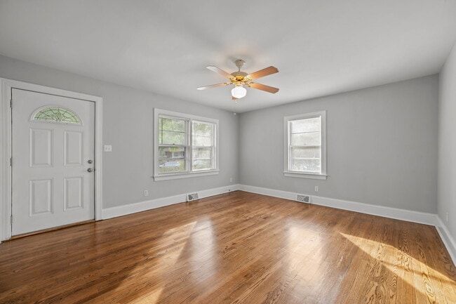 Foto del edificio - 2405 Jefferson Dr