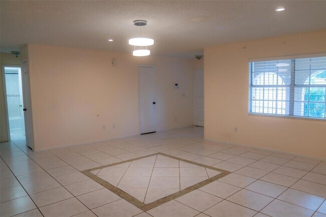 Foto del edificio - 6152 Bonnie Brook Blvd