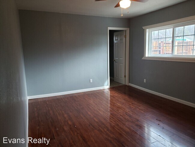 Building Photo - 3 br, 2 bath House - 12945 3rd Street