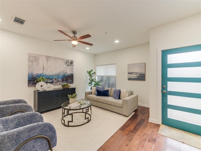 Building Photo - 503 Swanee Dr
