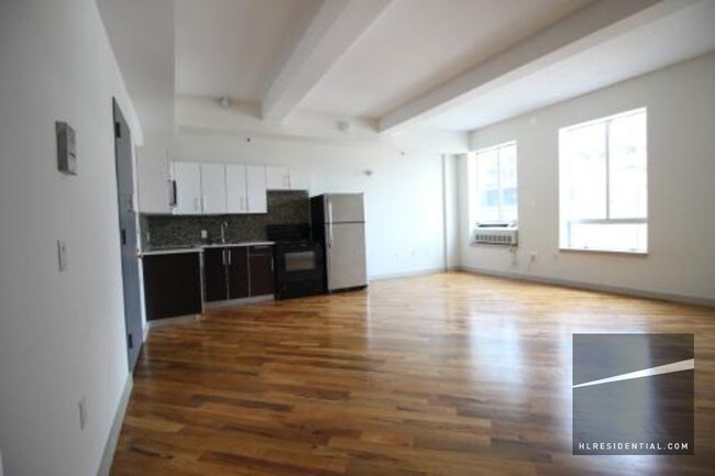 Building Photo - 2928 41st Ave