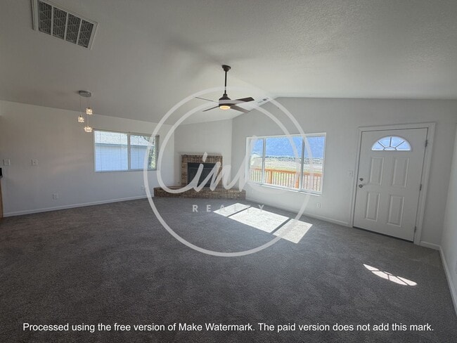 Building Photo - 2 Bedroom Duplex with amazing views in Gardnerville Ranchos