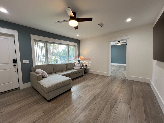 Foto del edificio - Charming 3 Bedroom, 2 Bath Residence on Sc...
