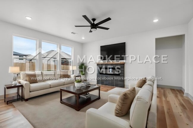 Photo - 1000 Clayton Rd House