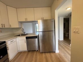 Building Photo - 2900 NW 42nd Ave