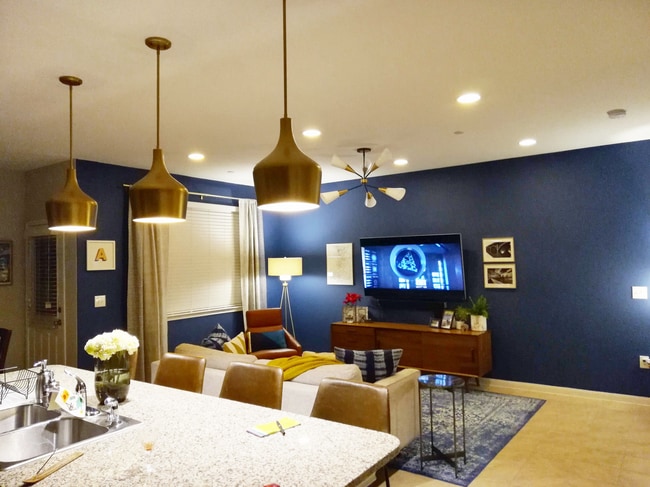 Foto del edificio - 2880 Donnell Dr