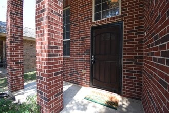 Building Photo - 11215 Overland Trail Dr