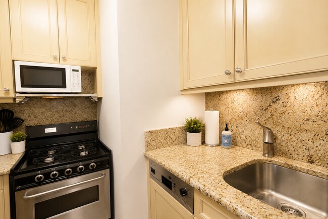 Foto del edificio - 233 E 70th St