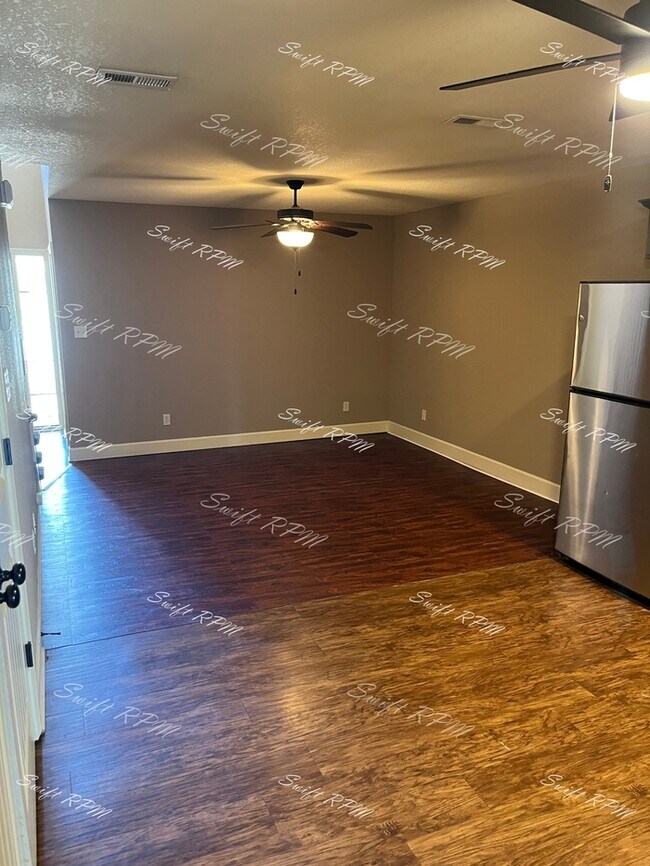 Foto del edificio - 21611 Westover Ct