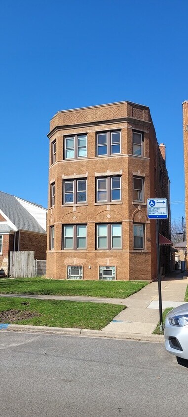 Primary Photo - 10740 S Racine Ave