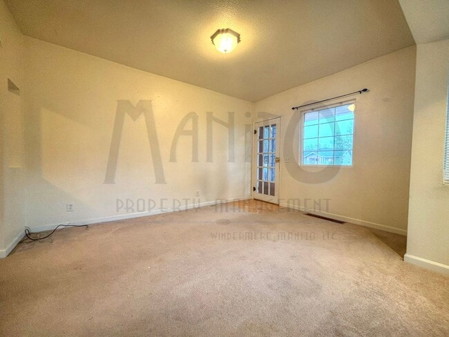 Building Photo - Downriver Bungalow