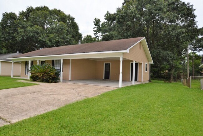 Building Photo - 10238 Dundee Dr