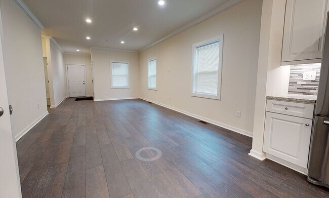 Foto del edificio - New Built Rambler in Crestwood Place