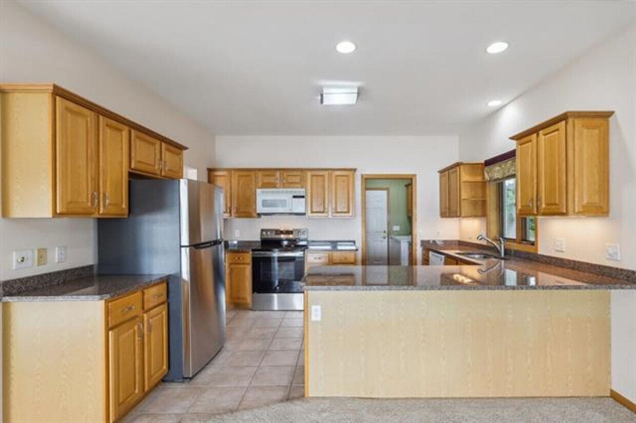 Primary Photo - Hiawatha Homes