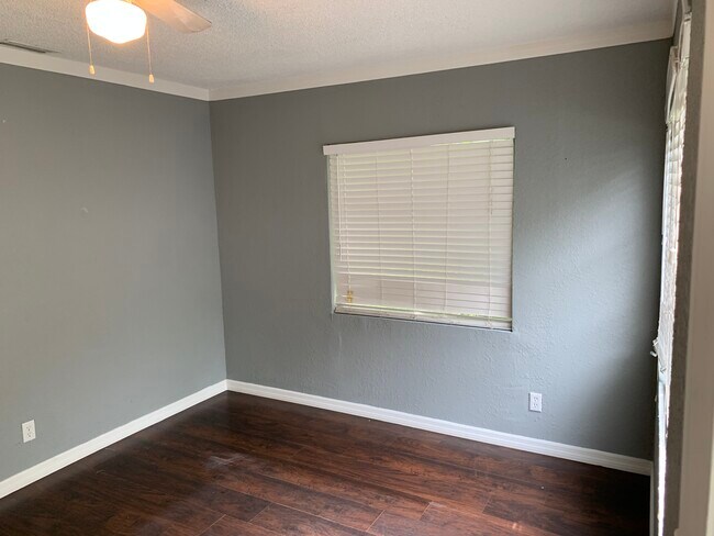 Foto del edificio - 8931 India Ave