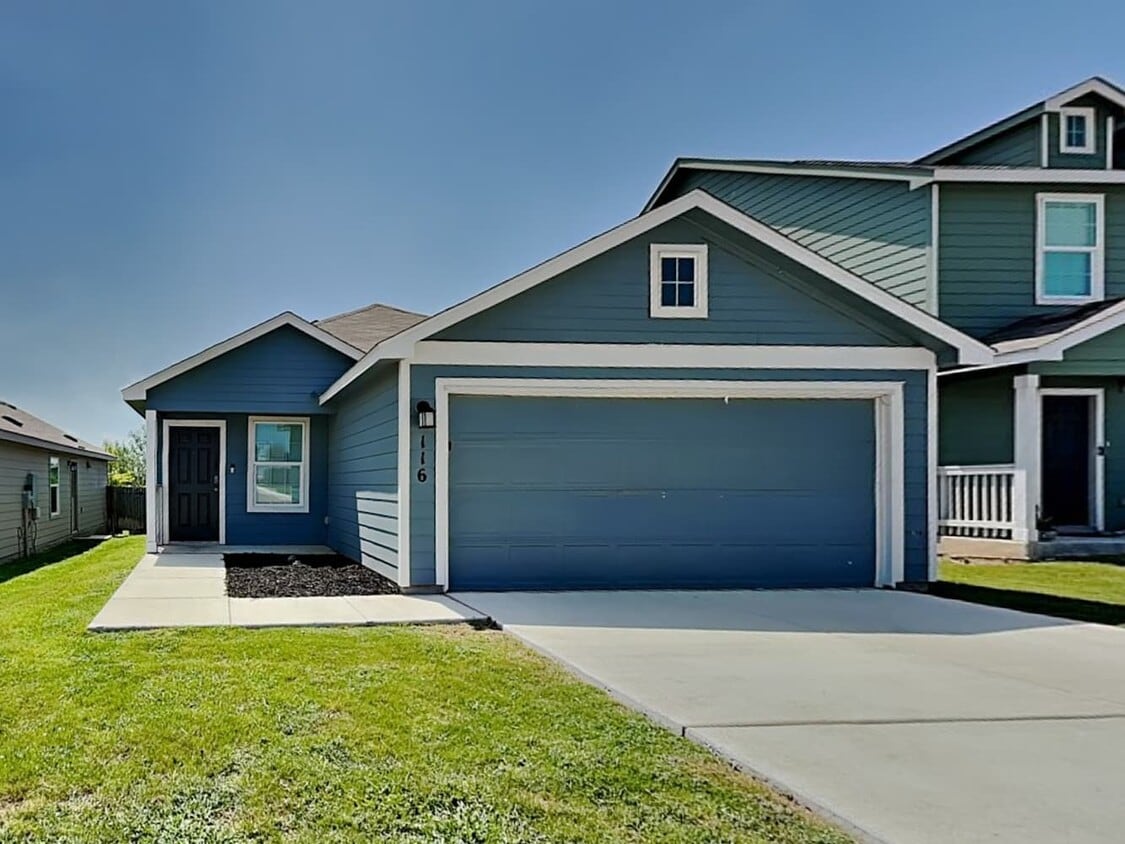 Primary Photo - 116 Hollywood Dr