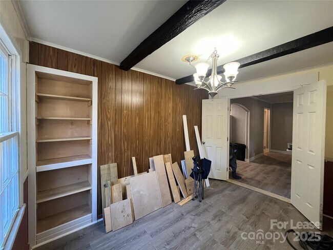 Foto del edificio - 4723 Linden St