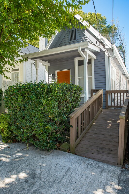 Building Photo - 112 Bradley St NE