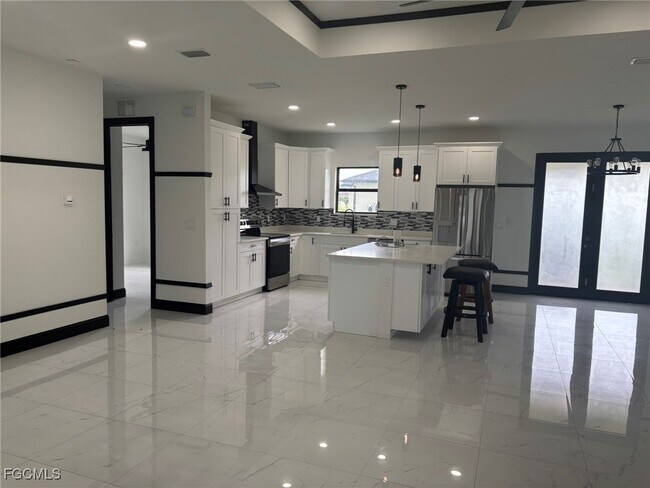 Foto del edificio - 727 Aletha Ave S